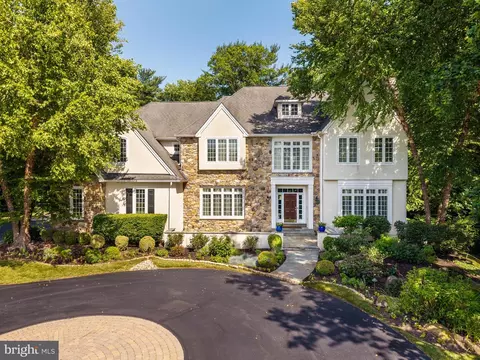 225 E Laurier Pl, Bryn Mawr, PA 19010