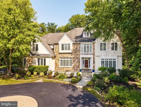 225 E Laurier Pl, Bryn Mawr, PA 19010