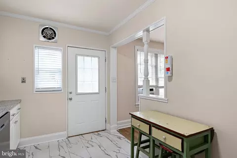 Entry Way - 8 Cedar, Marcus Hook, PA 19061 photo 4 of 4