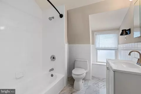 Bath - 8 Cedar, Marcus Hook, PA 19061 photo 2 of 2