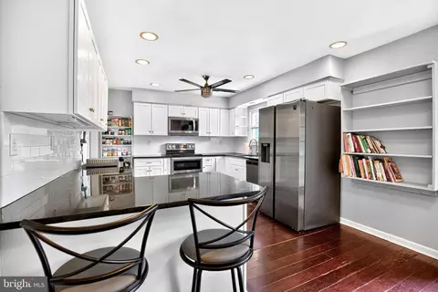 Kitchen - 1745 Larkin Rd, Boothwyn, PA 19061 photo 2 of 7