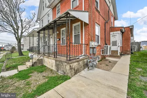 Exterior - 6 W 6th St, Marcus Hook, PA 19061 photo 2 of 5