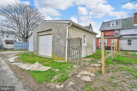 Exterior - 6 W 6th St, Marcus Hook, PA 19061 photo 4 of 5