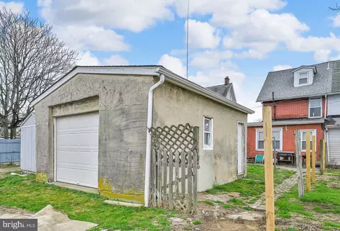 Exterior - 6 W 6th St, Marcus Hook, PA 19061 photo 3 of 5