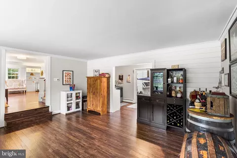 Entry Way - 125 N Rolling Rd, Springfield, PA 19064 photo 4 of 5