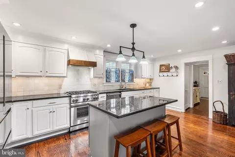 Kitchen - 125 N Rolling Rd, Springfield, PA 19064 photo 5 of 6