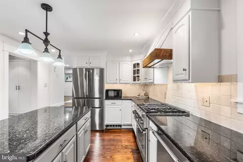 Kitchen - 125 N Rolling Rd, Springfield, PA 19064 photo 3 of 6