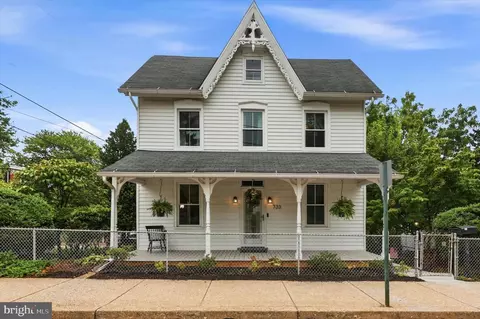 733 Main St, Brookhaven, PA 19015