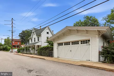 733 Main St, Brookhaven, PA 19015