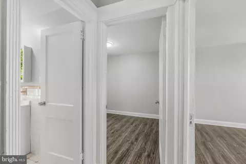 Entry Way - 7052 Aberdeen Rd, Darby, PA 19082 photo 6 of 9