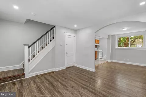 Entry Way - 7052 Aberdeen Rd, Darby, PA 19082 photo 1 of 9