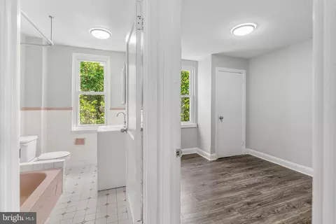 Entry Way - 7052 Aberdeen Rd, Darby, PA 19082 photo 7 of 9