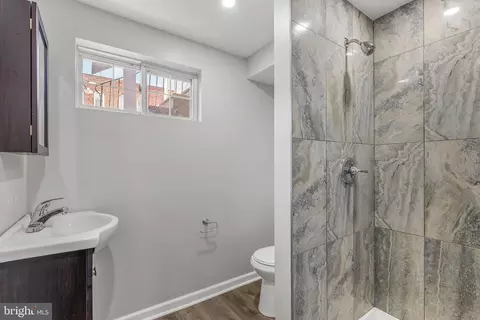 Bath - 7052 Aberdeen Rd, Darby, PA 19082 photo 2 of 2