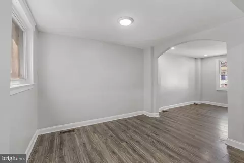 Entry Way - 7052 Aberdeen Rd, Darby, PA 19082 photo 5 of 9