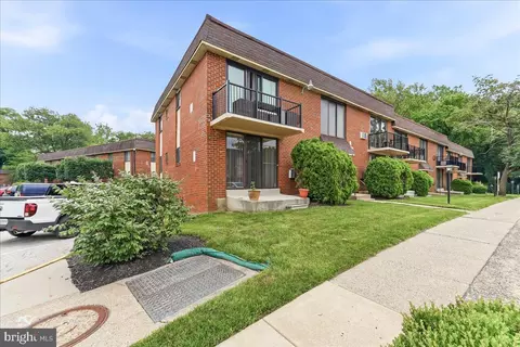100 E Apt D 9 E Glenolden Ave #D-9, Glenolden, PA 19036