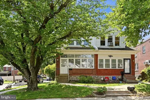 162 W Albemarle Ave, Lansdowne, PA 19050