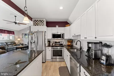 Kitchen - 1748 Larkin Rd, Boothwyn, PA 19061 photo 2 of 6