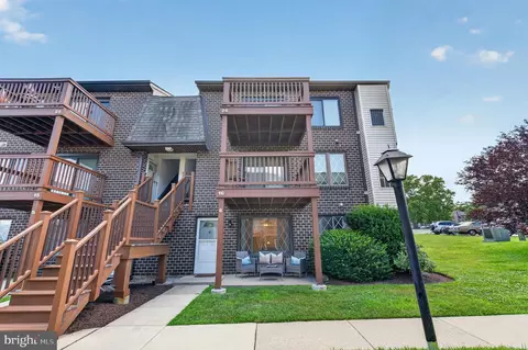 5200 Hilltop Dr #313, Brookhaven, PA 19015