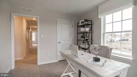Entry Way - 409 Moore Rd, Wallingford, PA 19086 photo 8 of 13