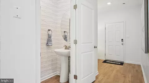 Entry Way - 411 Moore Rd, Wallingford, PA 19086 photo 6 of 9