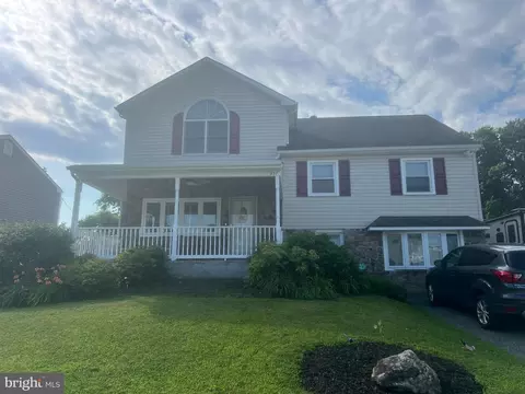 357 Swanage Dr, Broomall, PA 19008