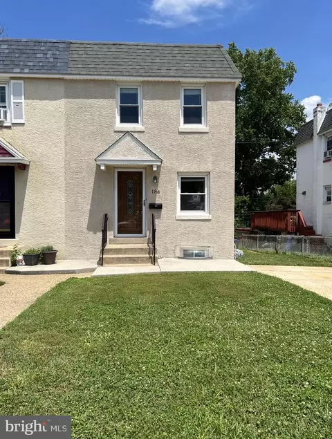 186 Crum Creek Dr, Woodlyn, PA 19094