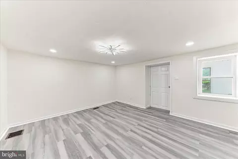Living - 2103 Chichester Ave, Boothwyn, PA 19061 photo 2 of 2