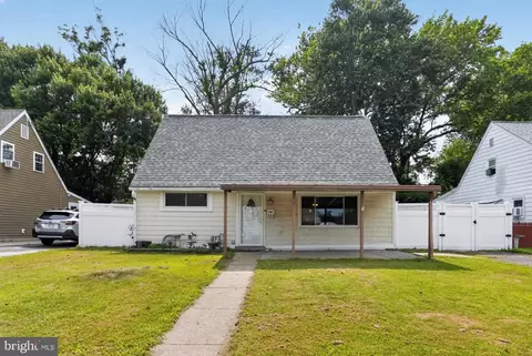 809 Quince Ln, Secane, PA 19018
