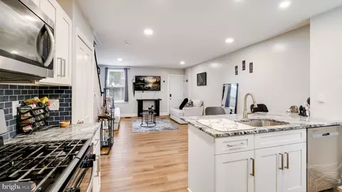 Entry Way - 4 3rd St, Brookhaven, PA 19015 photo 4 of 4