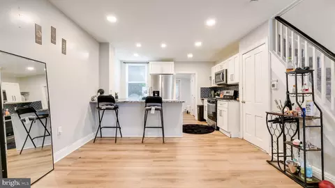 Entry Way - 4 3rd St, Brookhaven, PA 19015 photo 2 of 4