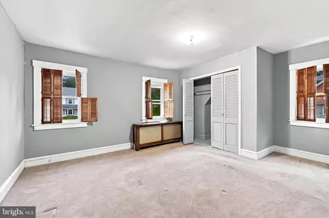 Bedroom - 341 N Rolling Rd, Springfield, PA 19064 photo 3 of 4