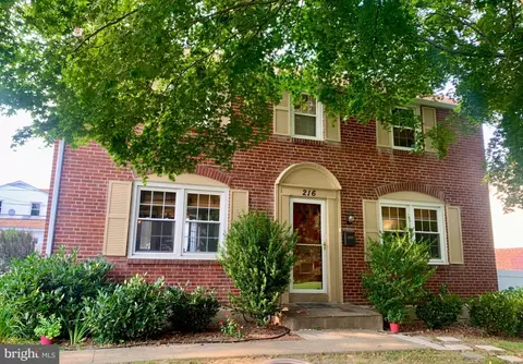 216 Wickford Rd, Havertown, PA 19083