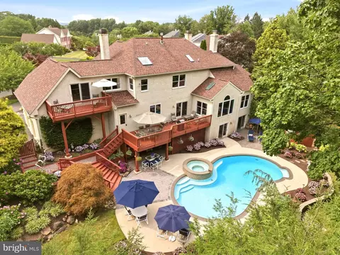 13 Chesterland Dr, Thornton, PA 19373