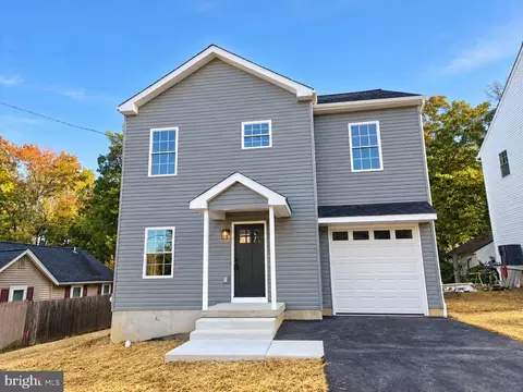 104 Elm Ave, Aston, PA 19014