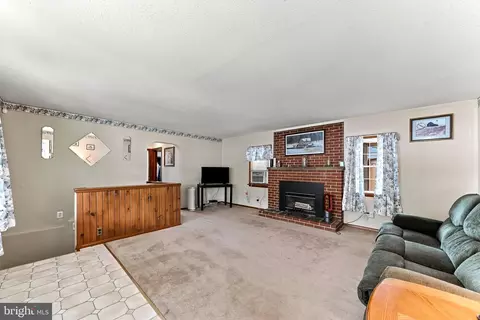Living - 3813 Currant, Boothwyn, PA 19061 photo 2 of 4