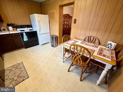 Kitchen - 172 W W Rdg, Linwood, PA 19061 photo 2 of 2