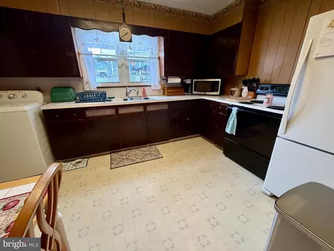 Kitchen - 172 W W Rdg, Linwood, PA 19061 photo 1 of 2