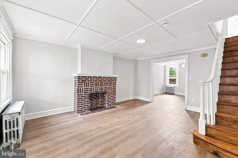 Living - 245 Copley Rd, Darby, PA 19082 photo 3 of 4