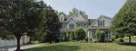 10 Springhouse Ln, Havertown, PA 19083
