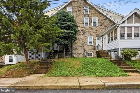 55 Richfield Rd, Darby, PA 19082