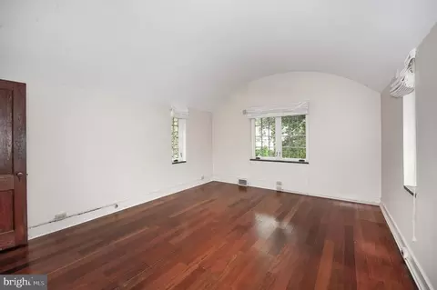 Bedroom - 556 Saint Davids Ave, Wayne, PA 19087 photo 3 of 4