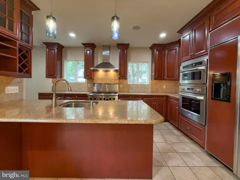 Kitchen - 556 Saint Davids Ave, Wayne, PA 19087 photo 3 of 4