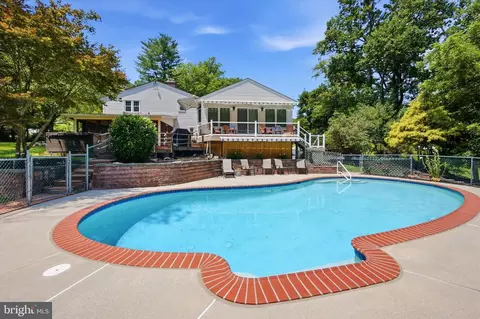 16 E Glen Cir, Media, PA 19063