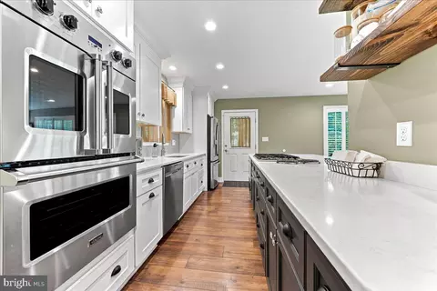 Kitchen - 61 Duncan Ln, Springfield, PA 19064 photo 2 of 4
