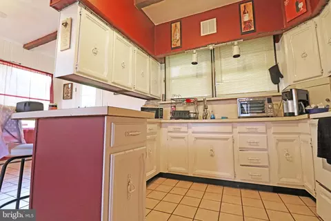 Kitchen - 200 W Springfield Rd, Springfield, PA 19064 photo 4 of 5