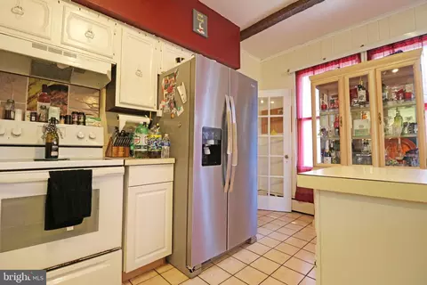 Kitchen - 200 W Springfield Rd, Springfield, PA 19064 photo 3 of 5