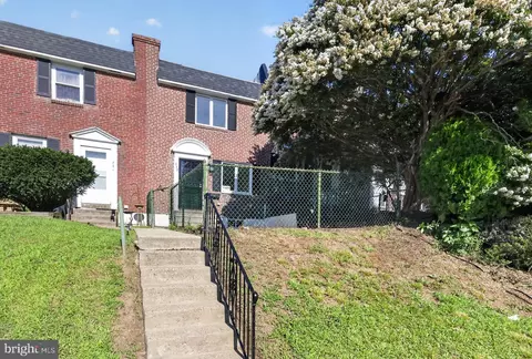 740 Taylor Dr, Folcroft, PA 19032