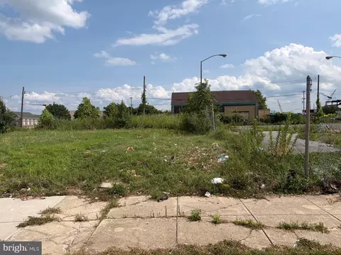 311 W 313 W 3rd St, Chester, PA 19013
