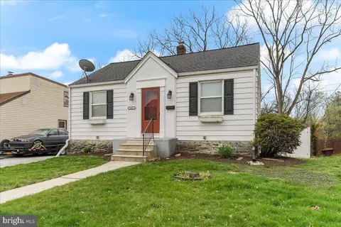 221 W Martin Ln, Norwood, PA 19074