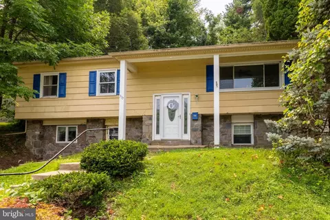 337 Golf Hills Rd, Havertown, PA 19083